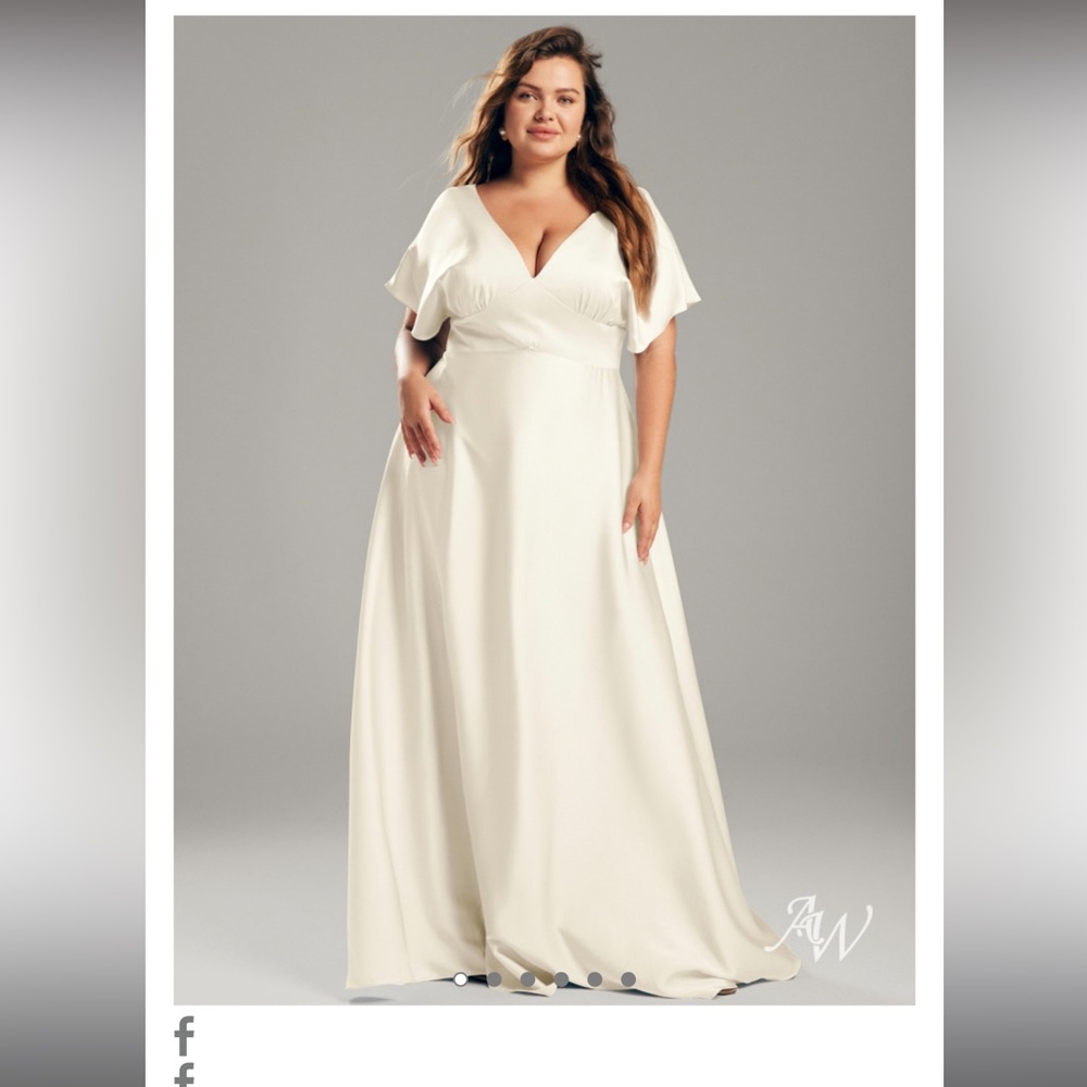 AW Bridal Ivory gown - Picture 3 of 5